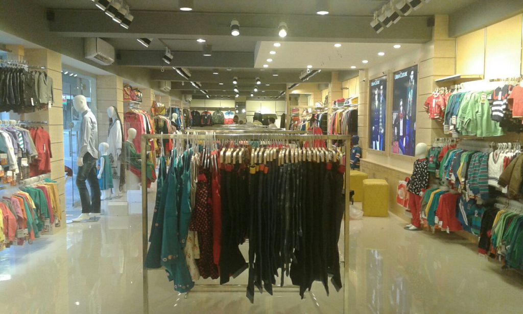 Chinyere Outlet Interior, photo 1